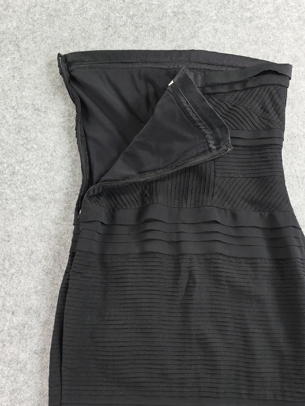 Diane Von Furstenberg 100% Silk Strapless Black Pleated Bandage Dress - Picture 9 of 9